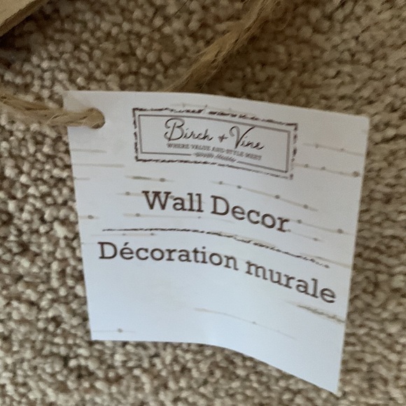 NWT Birch & Vine Cursive “Thankful” Decoration Wall Mural - Picture 3 of 5